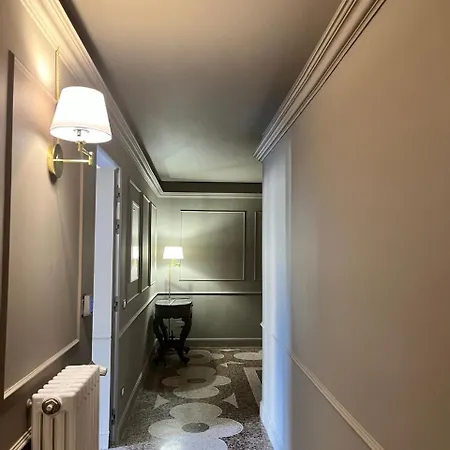 Dimora Liberty Bed & Breakfast 3*